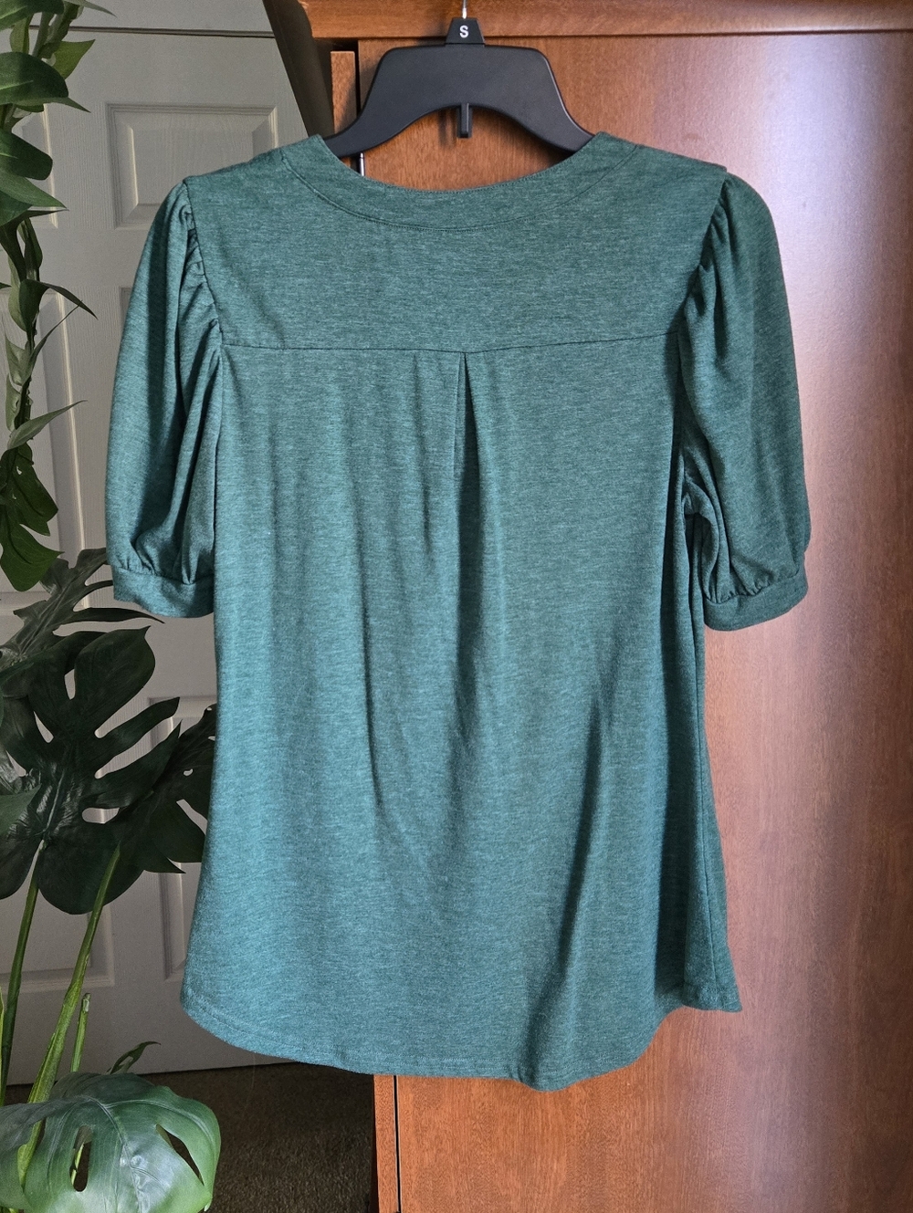 Heathered Green Short Sleeve V-Neck Top - Picture 2 of 3